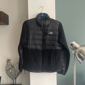 GUC - The North Face zip black fleece